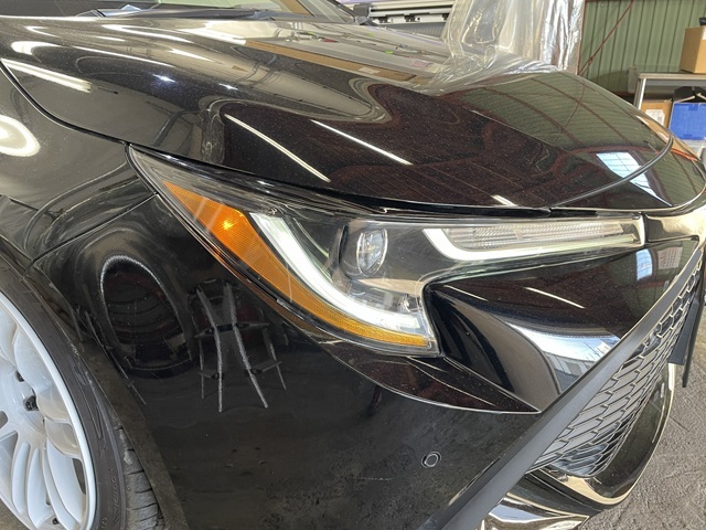 USカスタムヘッドライト　カローラスポーツ